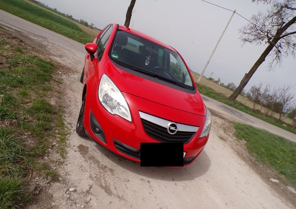 Opel Meriva cena 28000 przebieg: 156000, rok produkcji 2011 z Bychawa małe 254